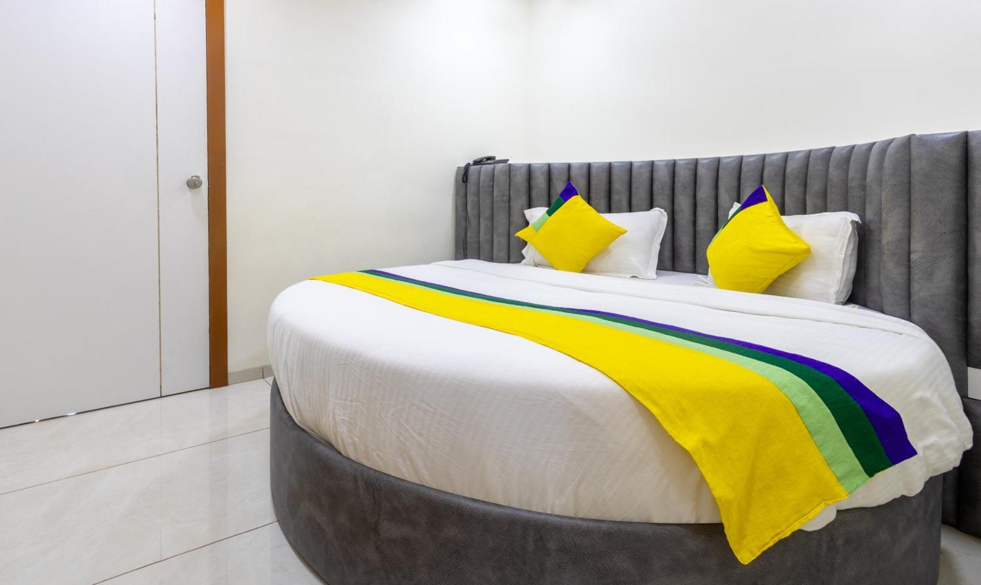 Itsy Hotels Signature, Nehru Nagar Ахмедабад Екстериор снимка