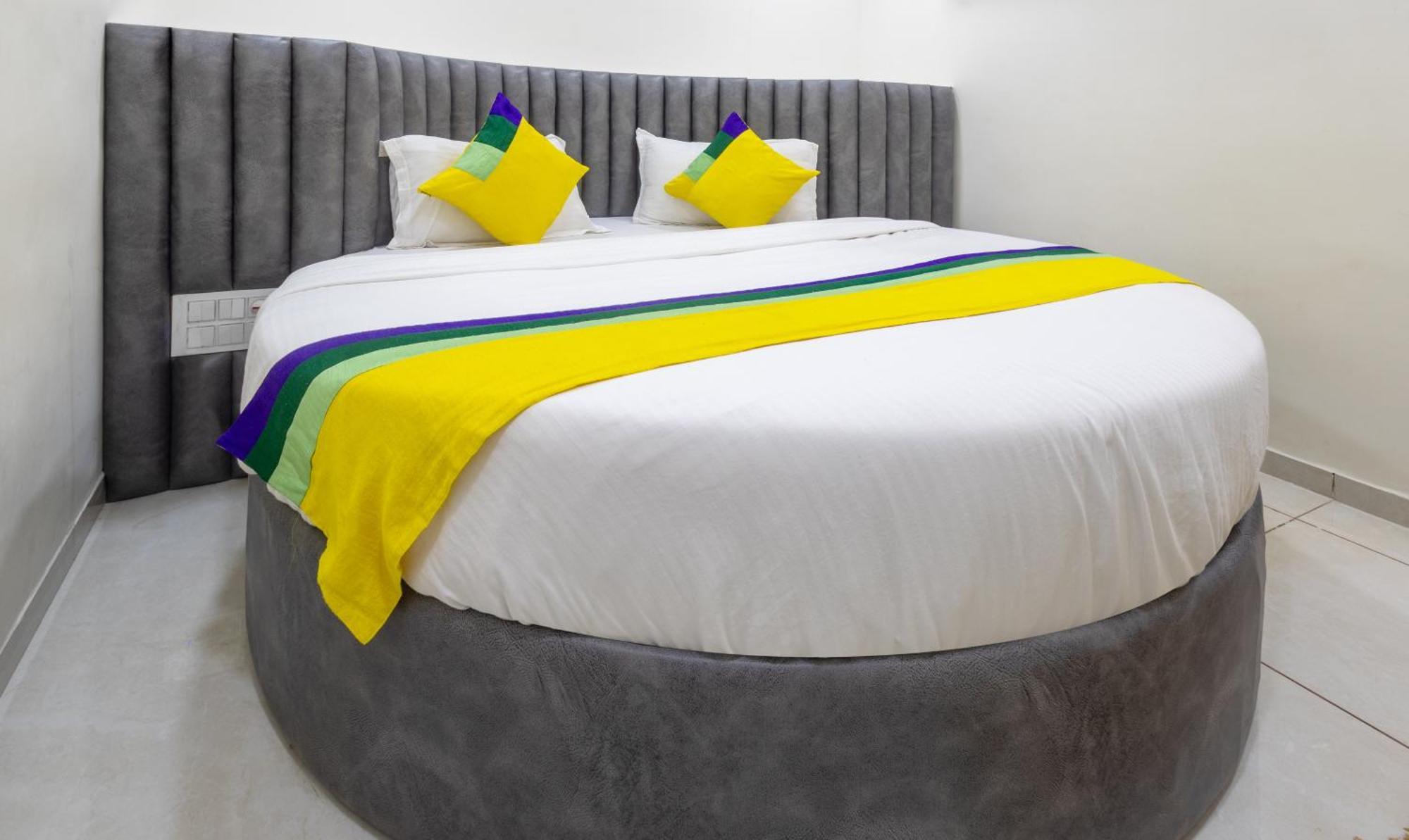 Itsy Hotels Signature, Nehru Nagar Ахмедабад Екстериор снимка