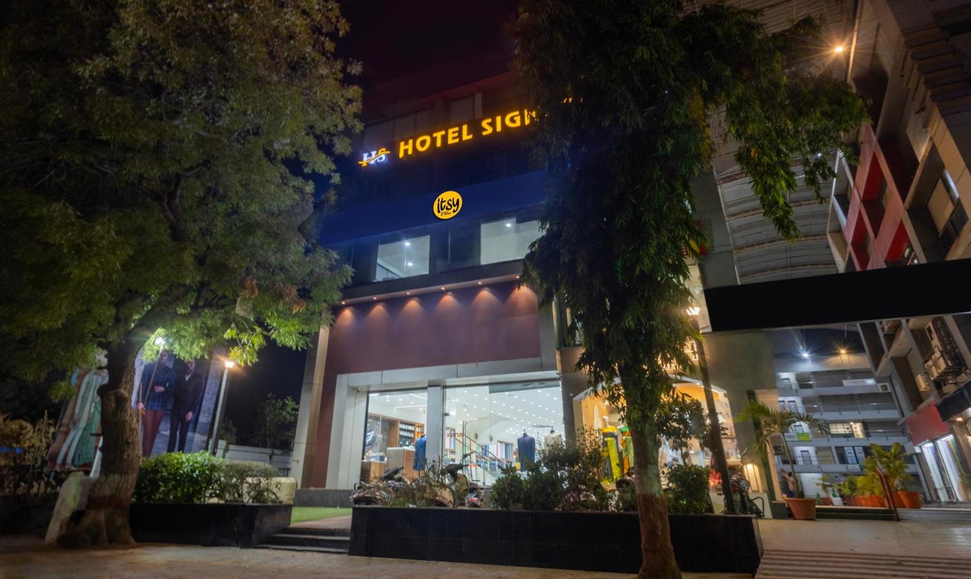 Itsy Hotels Signature, Nehru Nagar Ахмедабад Екстериор снимка